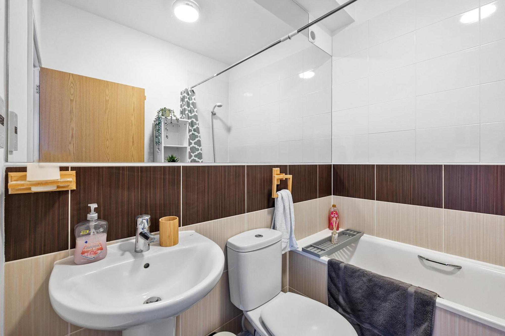 Spacious House By Quay - Sleeps 7 - Free Parking Plymouth Exterior foto