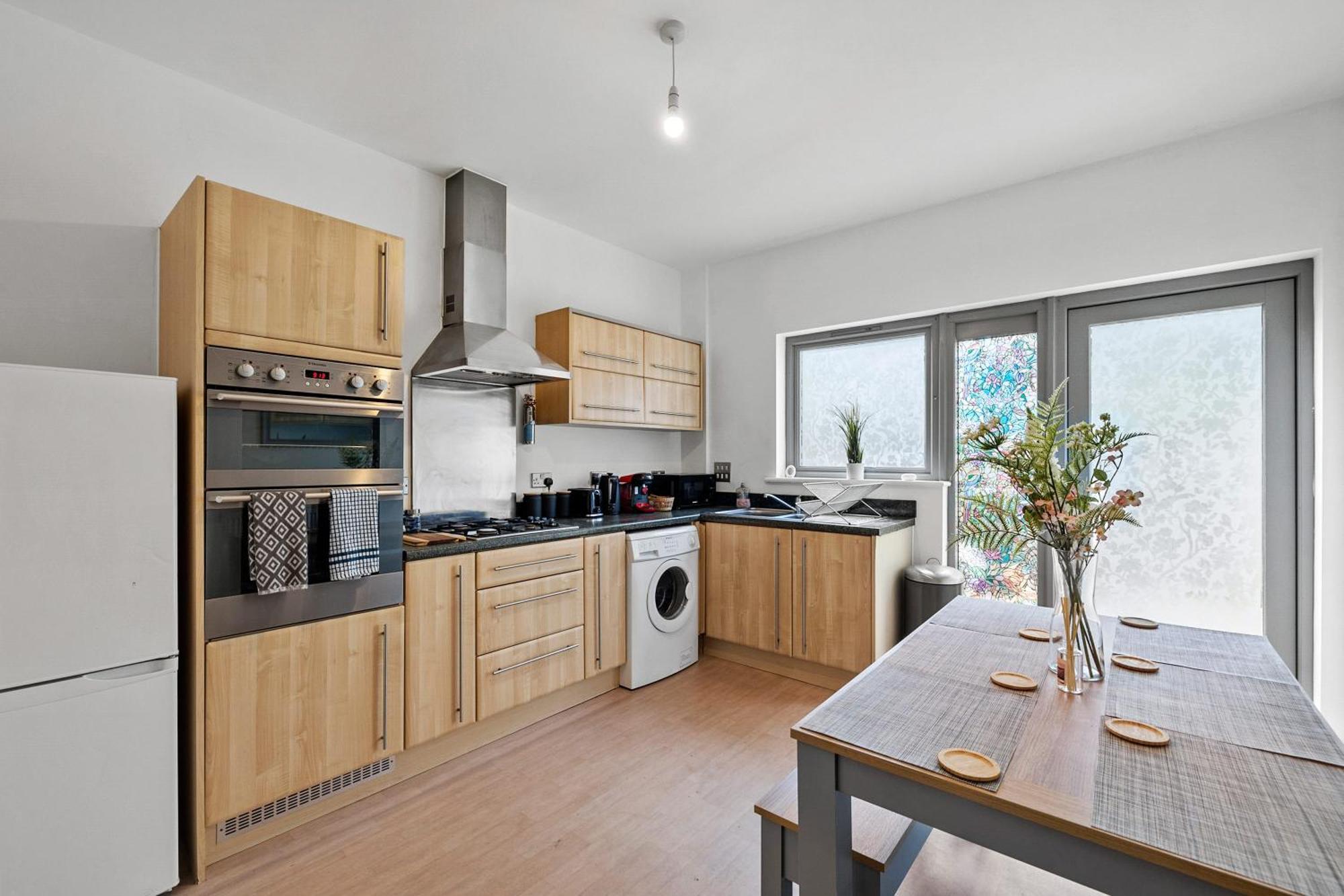 Spacious House By Quay - Sleeps 7 - Free Parking Plymouth Exterior foto